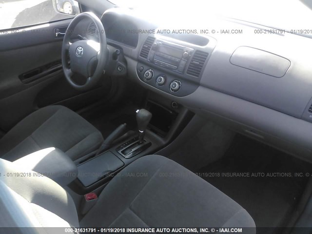 4T1BE32K46U724524 - 2006 TOYOTA CAMRY LE/XLE/SE SILVER photo 5