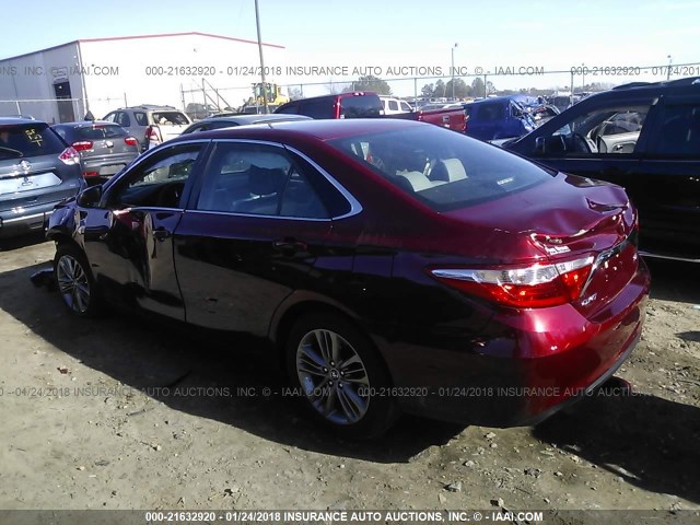 4T1BF1FK9HU663119 - 2017 TOYOTA CAMRY LE/XLE/SE/XSE BURGUNDY photo 3