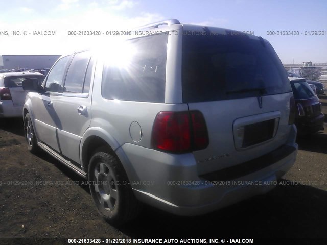 5LMFU28566LJ12067 - 2006 LINCOLN NAVIGATOR WHITE photo 3