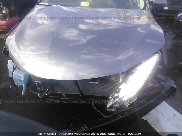 4T1BF1FK6HU387658 - 2017 TOYOTA CAMRY LE/XLE/SE/XSE GRAY photo 6