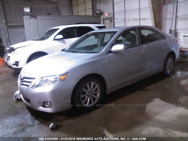 4T4BF3EK2AR076978 - 2010 TOYOTA CAMRY SE/LE/XLE 银色 照片 2