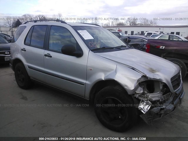 4JGAB54E9XA123040 - 1999 MERCEDES-BENZ ML 320 SILVER photo 1