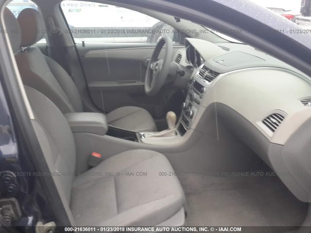 1G1ZB5EB7AF165463 - 2010 CHEVROLET MALIBU LS 蓝色 照片 5