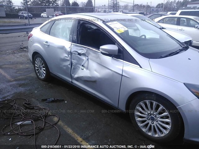 1FAHP3J2XCL472893 - 2012 FORD FOCUS TITANIUM SILVER photo 6