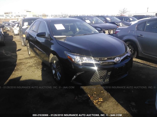 4T1BF1FK7HU766362 - 2017 TOYOTA CAMRY LE/XLE/SE/XSE Schwarz Foto 1
