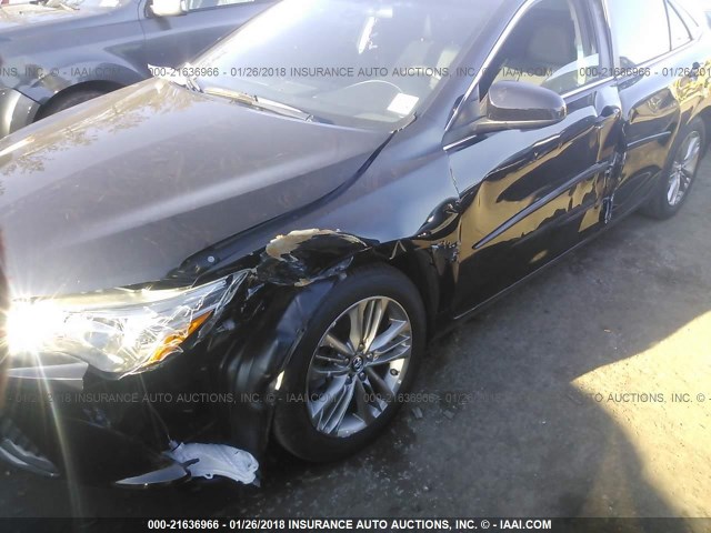 4T1BF1FK7HU766362 - 2017 TOYOTA CAMRY LE/XLE/SE/XSE Schwarz Foto 6