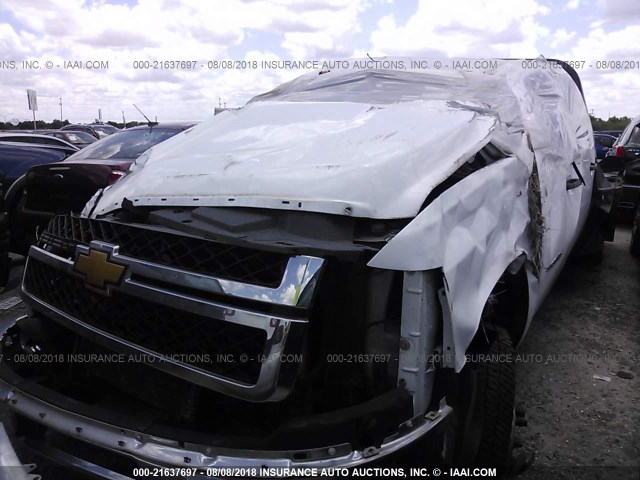 1GB4CZC8XDF130194 - 2013 CHEVROLET 3500 C3500 WHITE photo 2