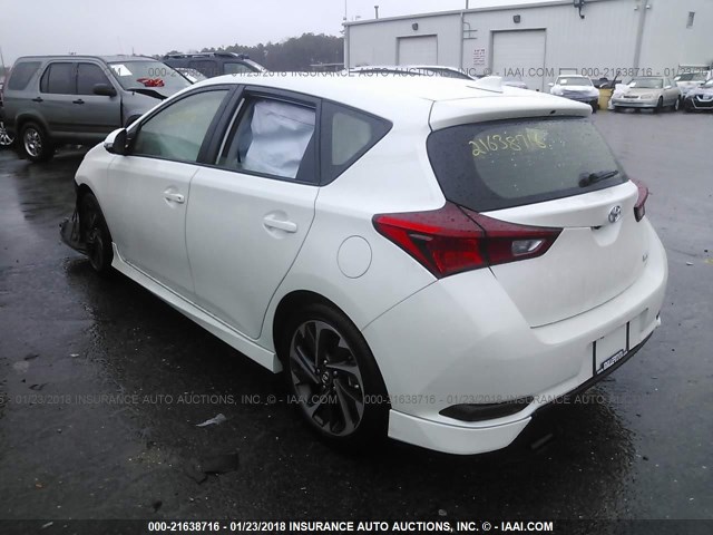 JTNKARJE4JJ555318 - 2018 TOYOTA COROLLA IM WHITE photo 3