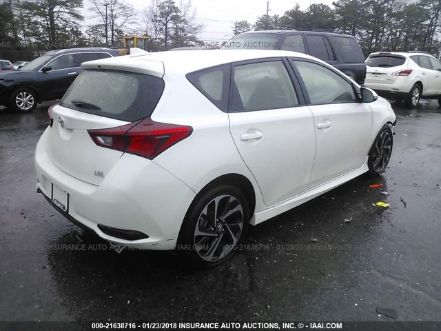 JTNKARJE4JJ555318 - 2018 TOYOTA COROLLA IM WHITE photo 4