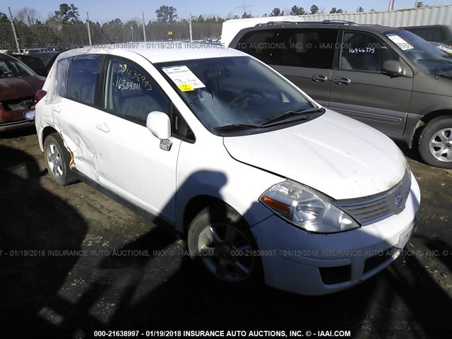 3N1BC13E99L407931 - 2009 NISSAN VERSA S/SL WHITE photo 1