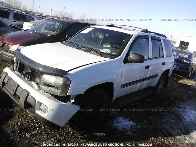 1GNDT13S922505321 - 2002 CHEVROLET TRAILBLAZER  WHITE photo 2