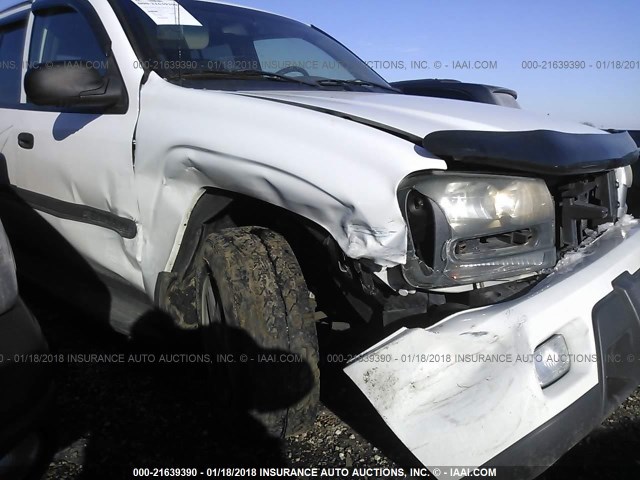 1GNDT13S922505321 - 2002 CHEVROLET TRAILBLAZER  WHITE photo 6