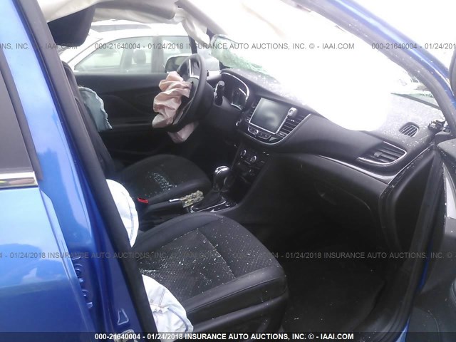 KL4CJASB5HB218637 - 2017 BUICK ENCORE PREFERRED Blau Foto 5