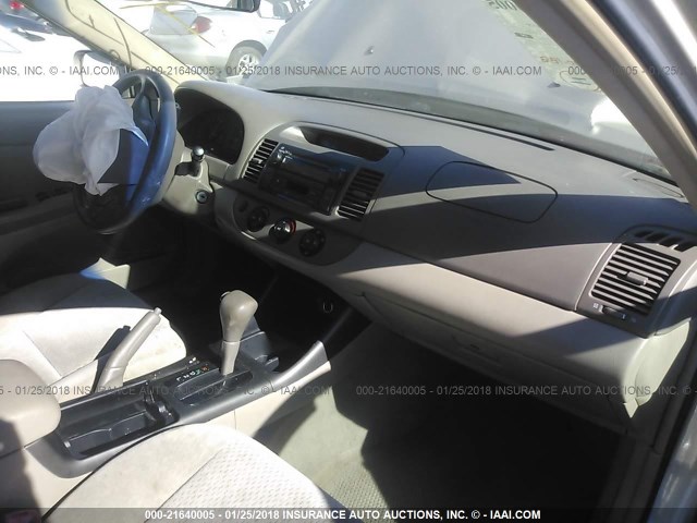 4T1BE32K54U857273 - 2004 TOYOTA CAMRY LE/XLE/SE 金色 照片 5