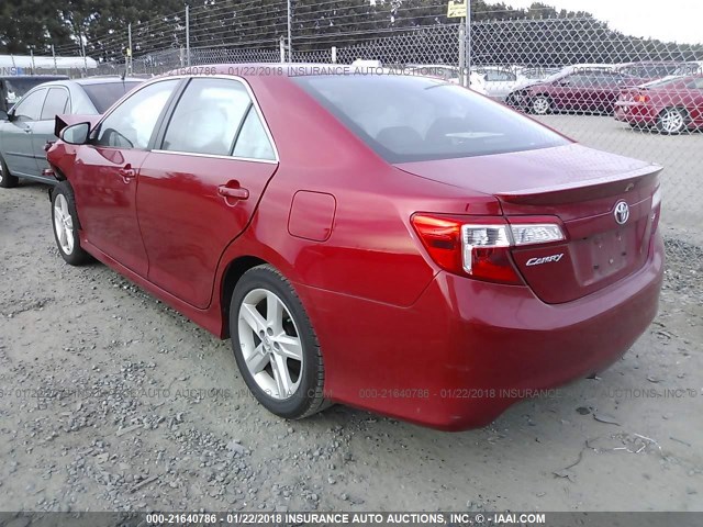4T1BF1FK8EU856468 - 2014 TOYOTA CAMRY L/SE/LE/XLE RED photo 3