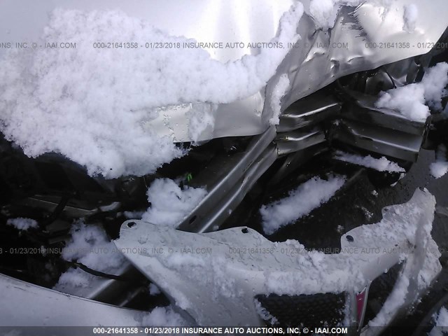 2G2WP552761260510 - 2006 PONTIAC GRAND PRIX SILVER photo 6