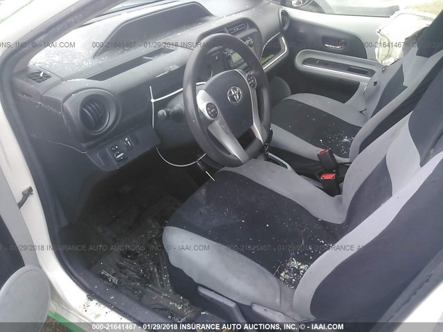 JTDKDTB35E1561415 - 2014 TOYOTA PRIUS C GREEN photo 5