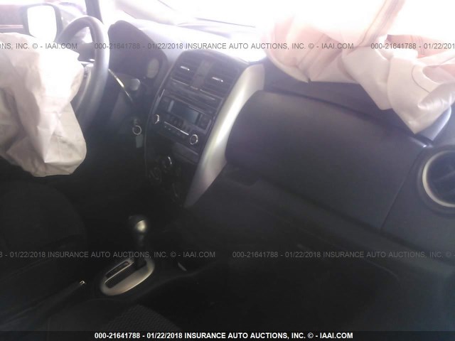 3N1CE2CP9FL422172 - 2015 NISSAN VERSA NOTE S/S PLUS/SV/SL/SR GRAY photo 5