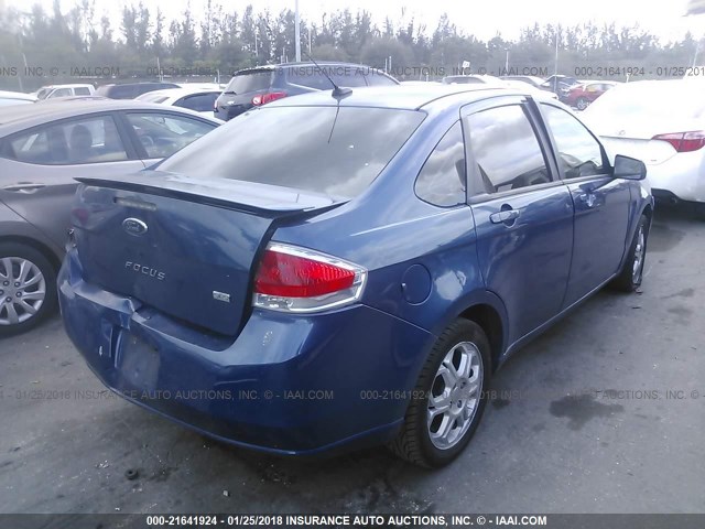 1FAHP35N28W152431 - 2008 FORD FOCUS SE/SEL/SES BLUE photo 4