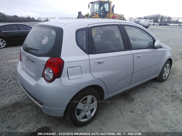 KL1TD66E59B653990 - 2009 CHEVROLET AVEO LS/LT SILVER photo 4