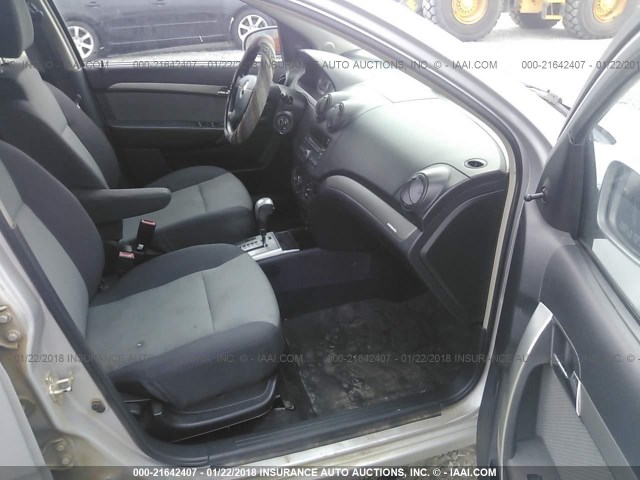 KL1TD66E59B653990 - 2009 CHEVROLET AVEO LS/LT 银色 照片 5