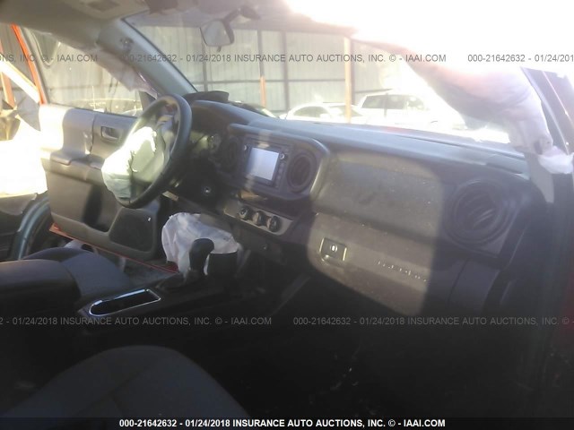 5TFRX5GN2HX086416 - 2017 TOYOTA TACOMA ACCESS CAB/SR/SR5 红色 照片 5