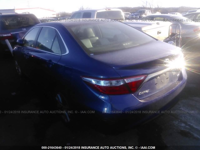 4T1BF1FK8FU904276 - 2015 TOYOTA CAMRY LE/XLE/SE/XSE ლურჯი ფოტო 3