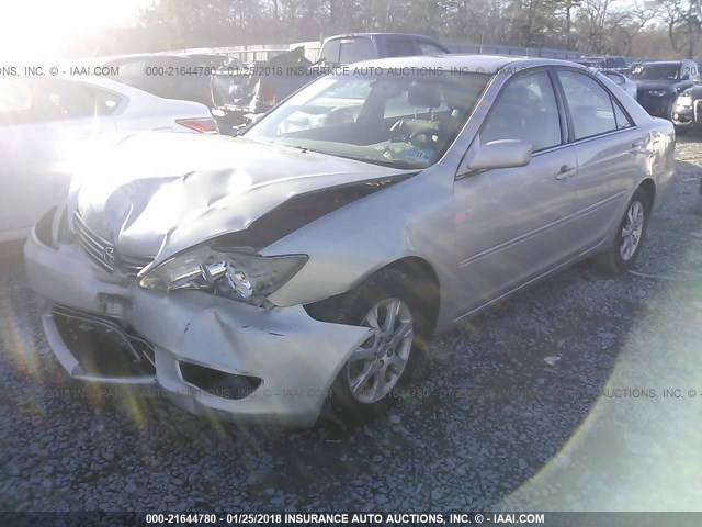 4T1BF30K25U086420 - 2005 TOYOTA CAMRY LE/XLE/SE 银色 照片 2