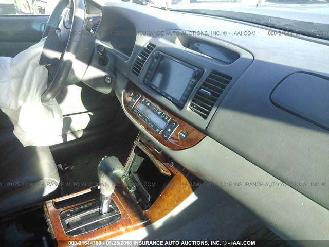 4T1BF30K25U086420 - 2005 TOYOTA CAMRY LE/XLE/SE 银色 照片 5
