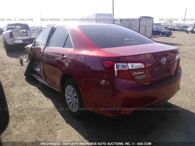 4T4BF1FK3CR179588 - 2012 TOYOTA CAMRY SE/LE/XLE RED photo 3