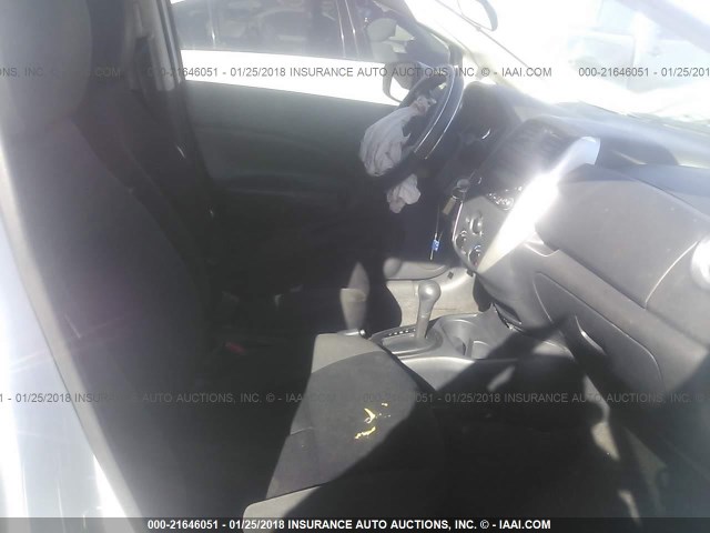 3N1CE2CP6GL379489 - 2016 NISSAN VERSA NOTE S/S PLUS/SV/SL/SR WHITE photo 5