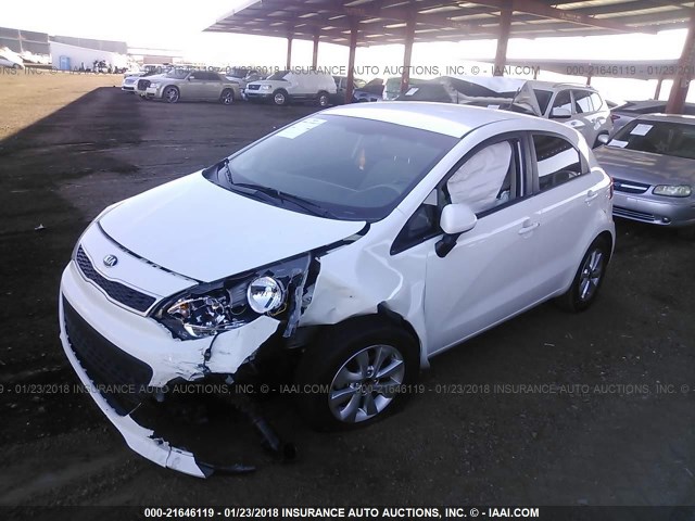 KNADN5A32G6645147 - 2016 KIA RIO EX/SX WHITE photo 2