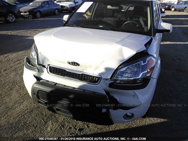 KNDJT2A21A7166219 - 2010 KIA SOUL +/!/SPORT WHITE photo 6