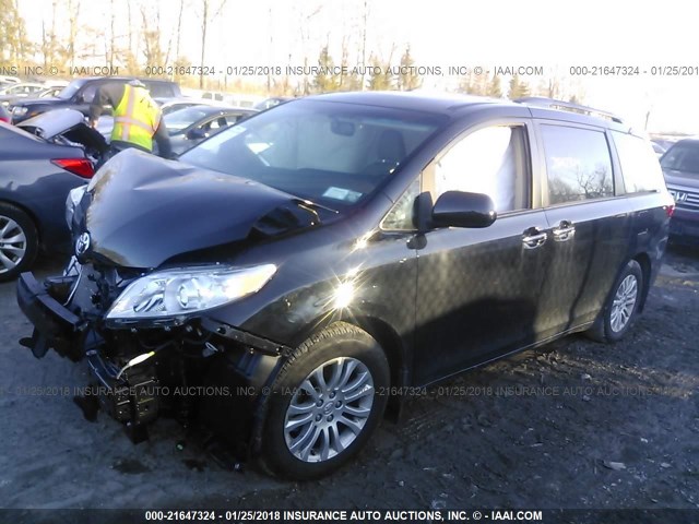 5TDYZ3DC2HS851045 - 2017 TOYOTA SIENNA XLE/LIMITED BLACK photo 2