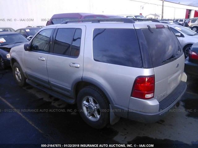 1FMDU73K72ZC87035 - 2002 FORD EXPLORER XLT SILVER photo 3