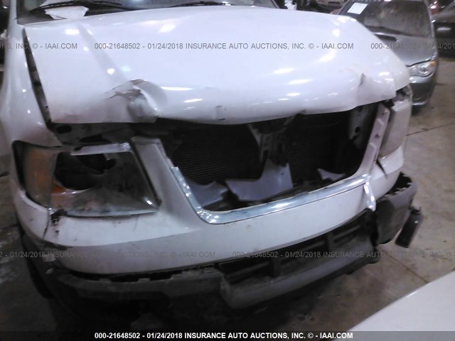 1FMPU16L34LA21743 - 2004 FORD EXPEDITION XLT WHITE photo 6