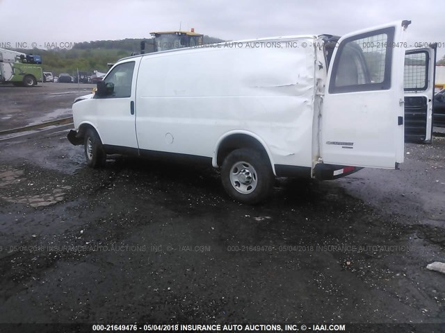 1GCWGFBAXD1118720 - 2013 CHEVROLET EXPRESS G2500  WHITE photo 3