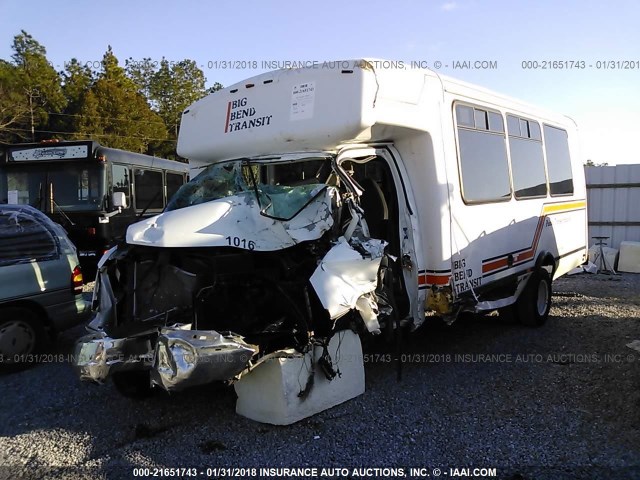 1GB9G5AGXA1122599 - 2010 CHAMPION BUS (CHEV 4500)  WHITE photo 2