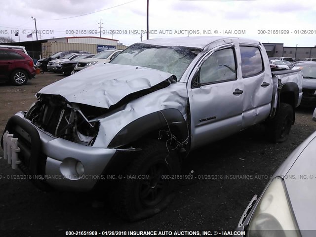 3TMLU42N28M013830 - 2008 TOYOTA TACOMA DOUBLE CAB ვერცხლისფერი ფოტო 2