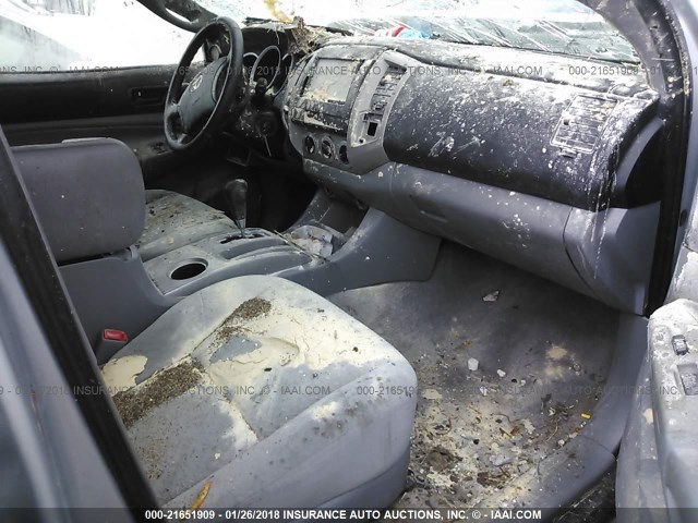 3TMLU42N28M013830 - 2008 TOYOTA TACOMA DOUBLE CAB ვერცხლისფერი ფოტო 5