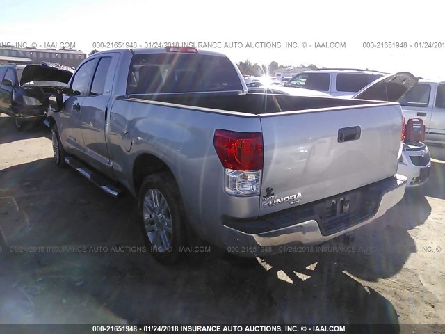 5TFRY5F16DX138622 - 2013 TOYOTA TUNDRA DOUBLE CAB SR5 SILVER photo 3
