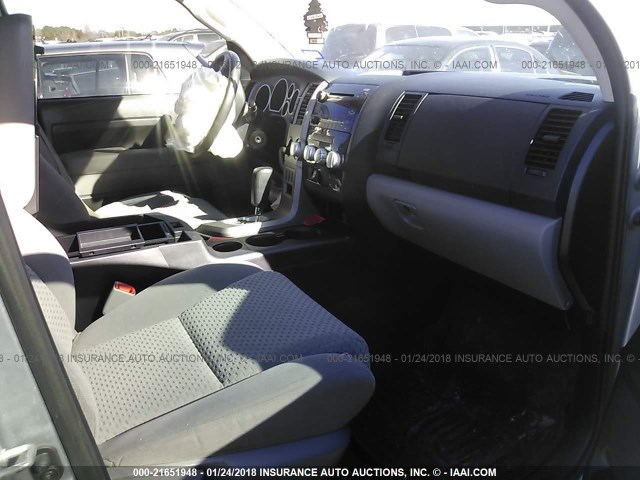 5TFRY5F16DX138622 - 2013 TOYOTA TUNDRA DOUBLE CAB SR5 SILVER photo 5