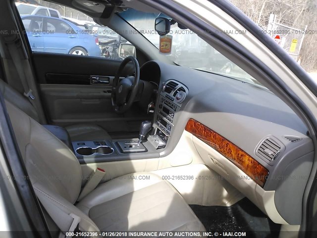 1LNHM87A75Y670475 - 2005 LINCOLN LS 金色 照片 5