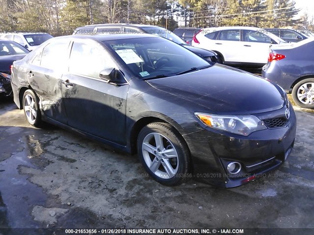 4T1BF1FK8EU783117 - 2014 TOYOTA CAMRY L/SE/LE/XLE შავი ფოტო 1