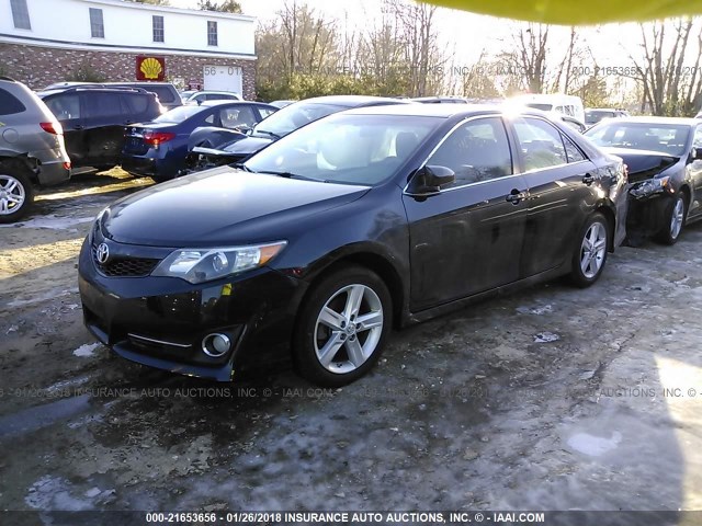 4T1BF1FK8EU783117 - 2014 TOYOTA CAMRY L/SE/LE/XLE შავი ფოტო 2