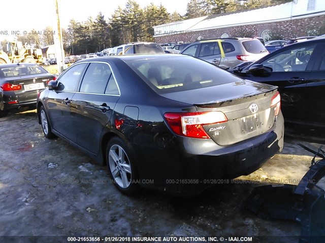 4T1BF1FK8EU783117 - 2014 TOYOTA CAMRY L/SE/LE/XLE შავი ფოტო 3