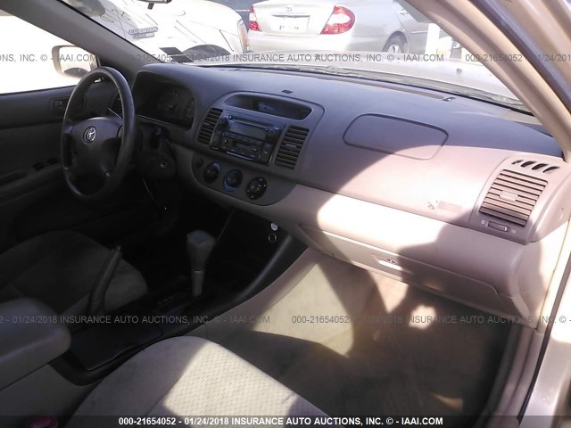 4T1BE32K44U902929 - 2004 TOYOTA CAMRY LE/XLE/SE 金色 照片 5