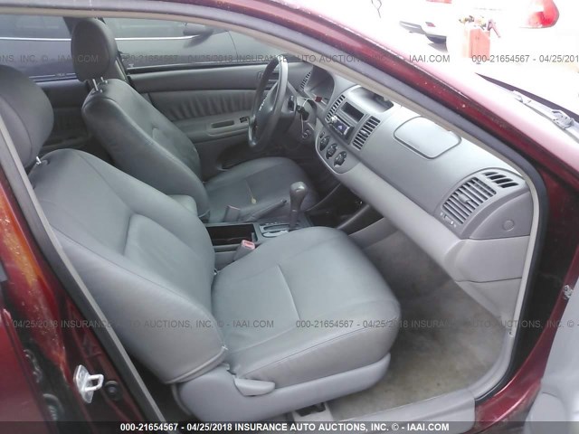 4T1BE32K74U282996 - 2004 TOYOTA CAMRY LE/XLE/SE RED photo 5