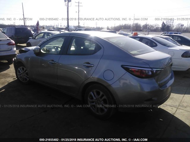 3MYDLBZV4GY138712 - 2016 TOYOTA SCION IA GRAY photo 3