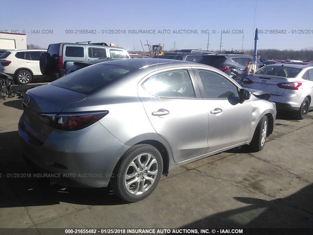 3MYDLBZV4GY138712 - 2016 TOYOTA SCION IA GRAY photo 4